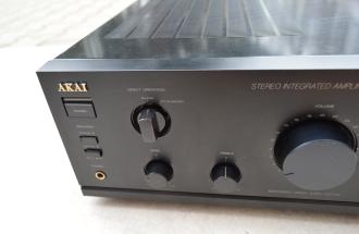 Amplificator Akai AM 37_2